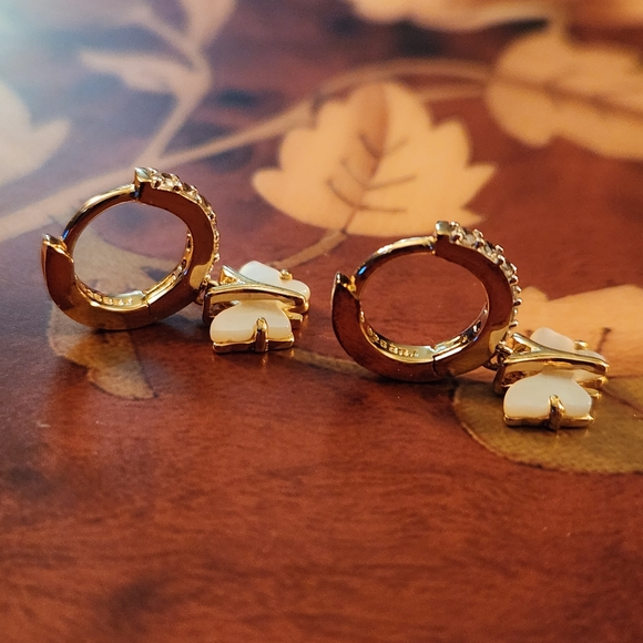 JTV Mother Of Pearl Zircon Gold Over Sterling Butterfly Earrings - Picture 7 of 7